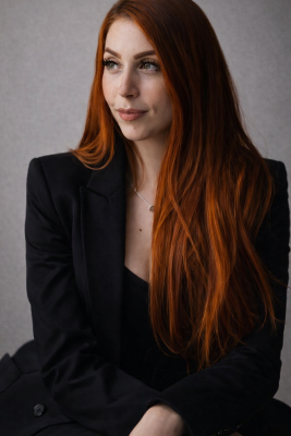 Andrea  zoekt een Kamer / Studio / Huurwoning / Appartement in Haarlem